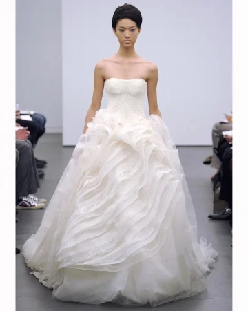  vera-wang-fall2013-wd109515-002_vert 