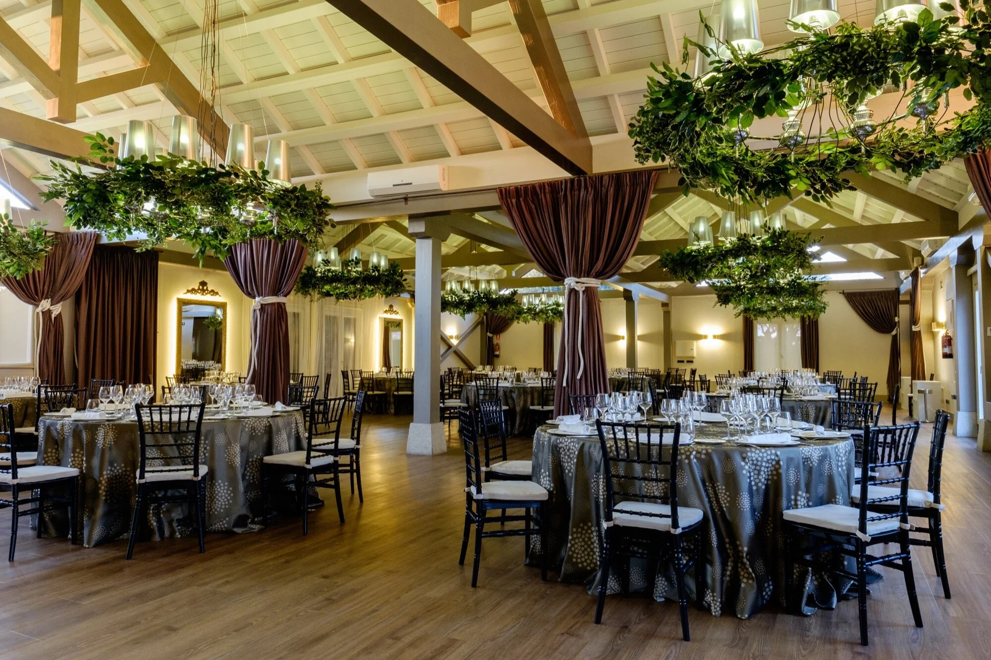  La FINCA MONTANA INDOOR RECEPTION SPACE 